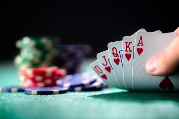 Live dealer table with multi-camera feed on cuan303 login platform